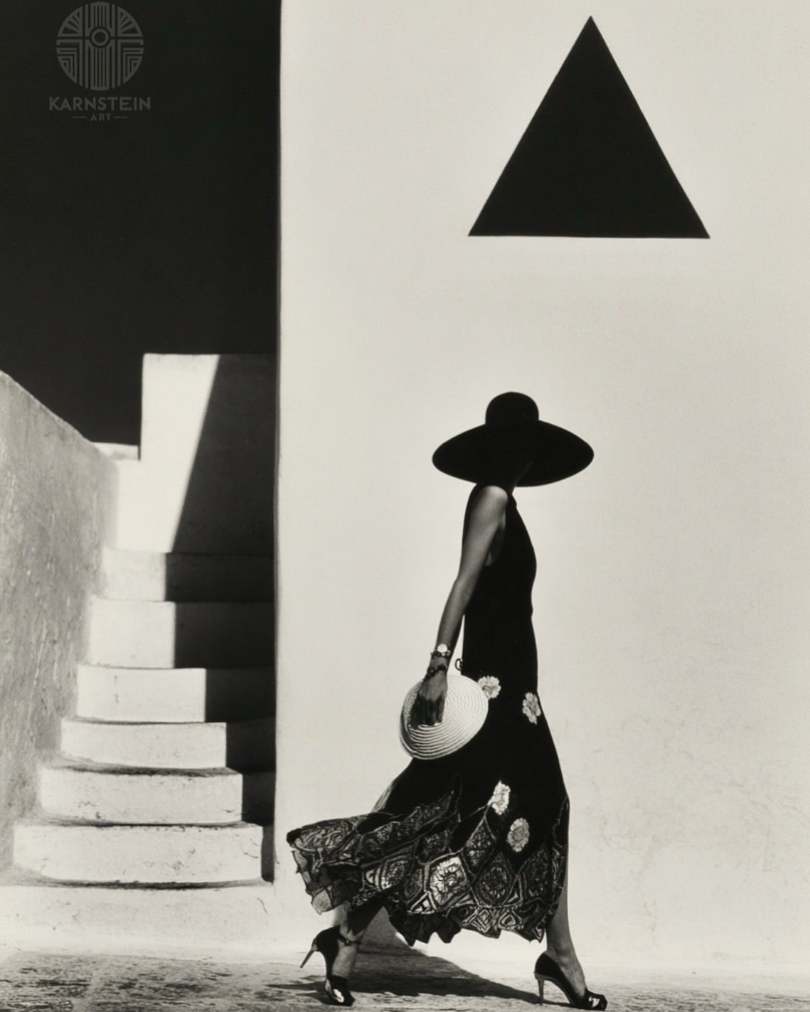 Triangle of Daylight (Holy Geometry) 📐 #blackandwhite #photoart #minimalizm #geometry #promptography #promptart #bnw #fashionphotography